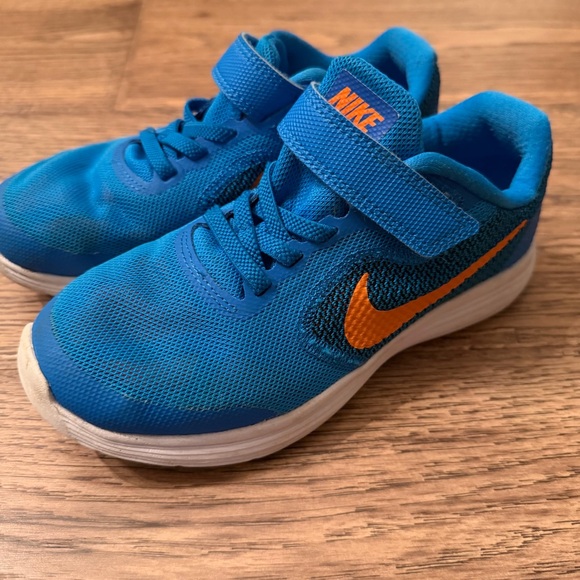 Nike Revolution 3 Other - Nike Revolution 3 (GS) Boys Blue Orange Size 13.5 EUC